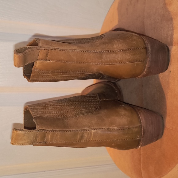 Frye Sacha Leather Chelsea Booties Size 8 - Picture 6 of 9